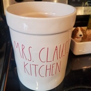 New Rae Dunn Christmas container